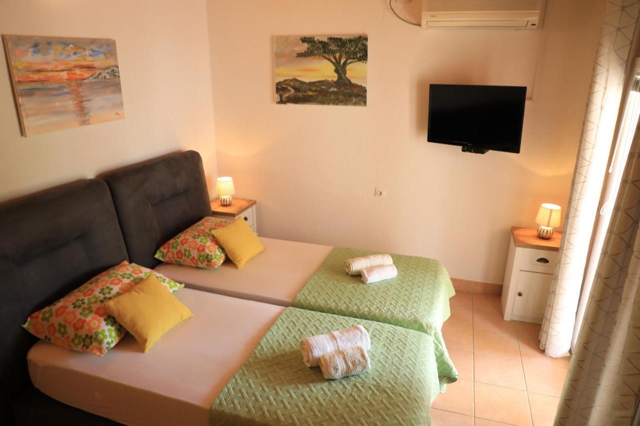 Apartmani Sarlija Pakostane Ngoại thất bức ảnh