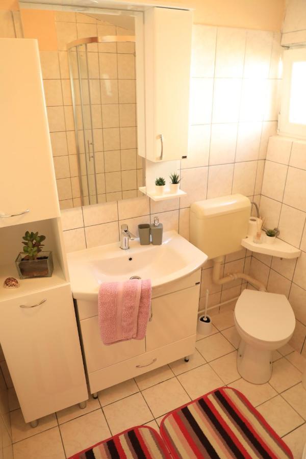 Apartmani Sarlija Pakostane Ngoại thất bức ảnh