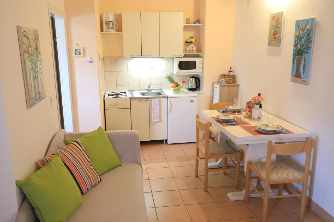 Apartmani Sarlija Pakostane Ngoại thất bức ảnh