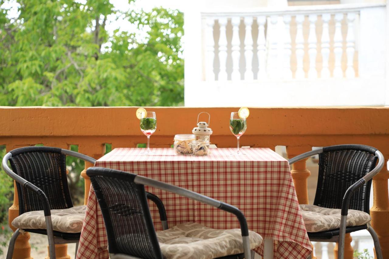 Apartmani Sarlija Pakostane Ngoại thất bức ảnh