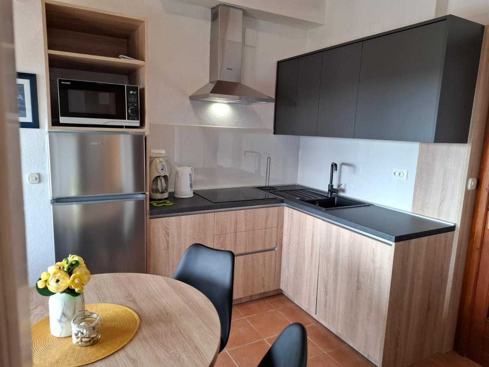 Apartmani Sarlija Pakostane Ngoại thất bức ảnh